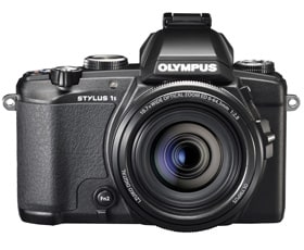 OLYMPUS STYLUS 1s （左：収納時、右：300mm相当時）