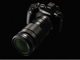 「OM-D E-M1（ブラック）」に「M.ZUIKO DIGITAL ED 40-150mm F2.8 PRO」を装着したイメージ