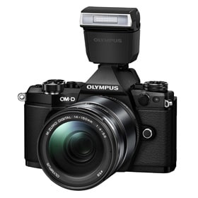 同梱フラッシュ「FL-LM3」　+「OM-D E-M5 Mark II」ボディー（ブラック）　+「M.ZUIKO DIGITAL ED 14-150mm F4.0-5.6 II」