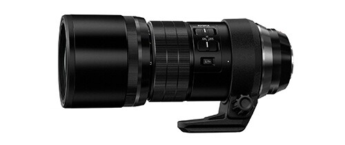 「M.ZUIKO DIGITAL ED 300mm F4.0 IS PRO」　（内蔵レンズフード収納時）