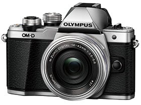 最優秀賞に贈られるミラーレス一眼カメラ 「OLYMPUS OM-D E-M10 MarkII」