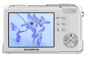 オリンパス ニュースリリース： 2.5型の液晶モニターと500万画素CCDを搭載した初心者向けデジタルカメラ「CAMEDIA FE-150」新発売