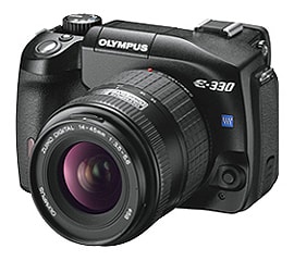 レンズ交換式デジタル一眼レフカメラ「E-330」（正面)
