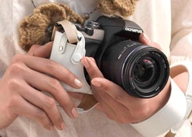 本革カメラケースCS-8HWT（ホワイト）ボディージャケット(別売　E-410本体＋ショルダーストラップ　　CSS-S102L）