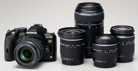 「E-520」＋「ZUIKO DIGITAL ED14-42mm F3.5-5.6」 「ED 70-300mm F4.0-5.6」、「ED 14-42mm F3.5-5.6」、「ED 40-150mm F4.0-5.6」