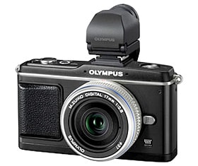 「OLYMPUS PEN E-P2」（ブラック）「M.ZUIKO DIGITAL 17mm F2.8」、「電子ビューファインダーVF-2」（別売）装着時