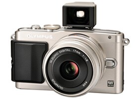 光学ビューファインダー「VF-1」と「M.ZUIKO DIGITAL 17mm F1.8」を「OLYMPUS PEN Lite E-PL5」に組み合わせたイメージ