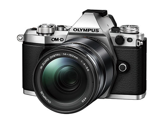 箱付美品:オリンパスミラーレス一眼レフセット　om-d e-m5