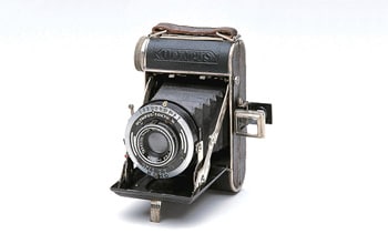 当社初のカメラ「セミオリンパスⅠ型」の写真
